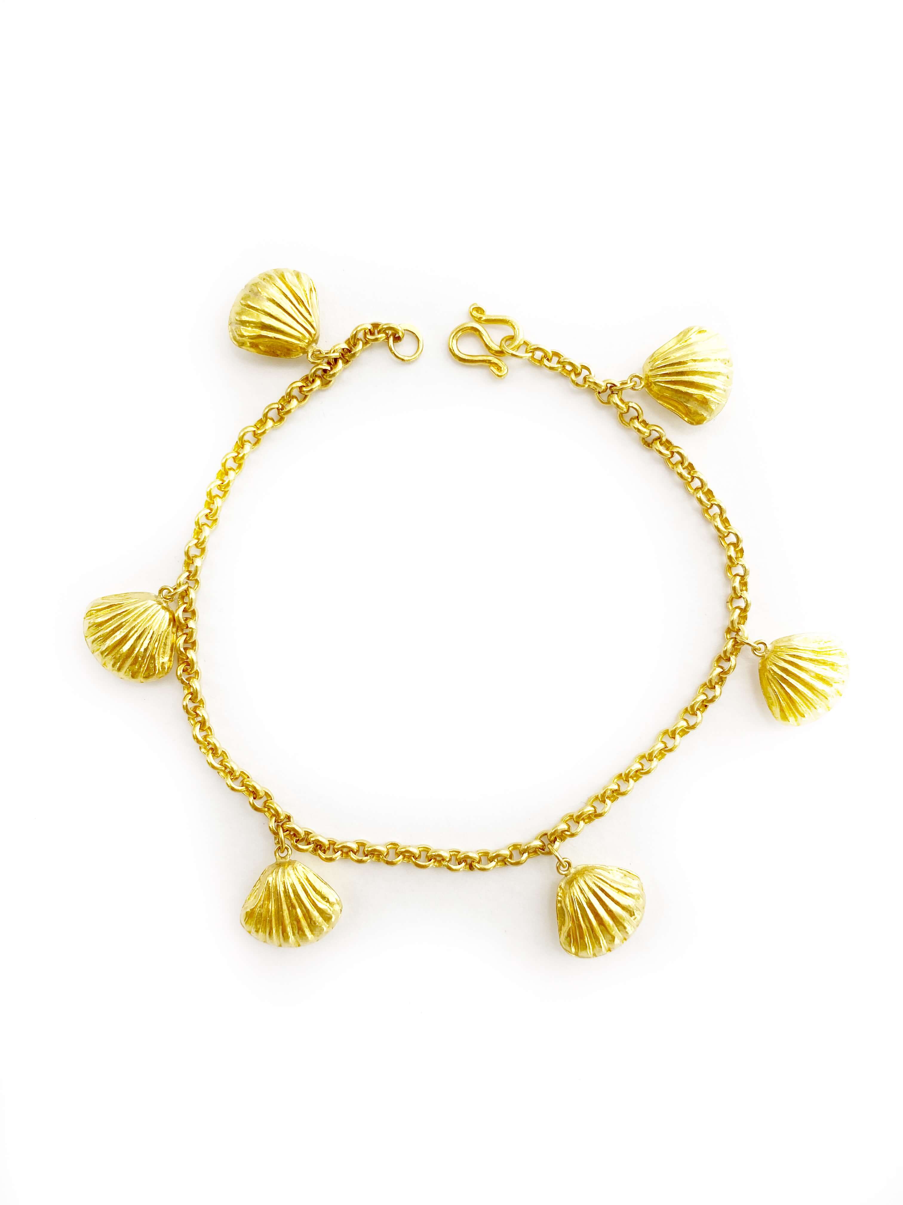 Shell Charm Bracelet (24K)